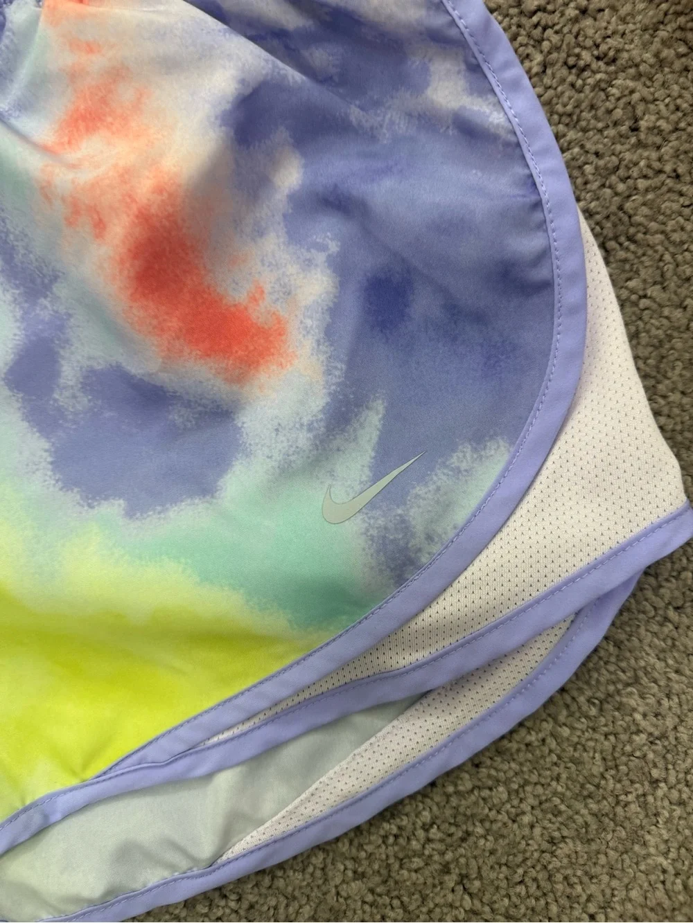 Women’s Sz M-L Nike Tie-Dye Active Set in Neon Green, Lavender & Coral - Picture 6 of 6